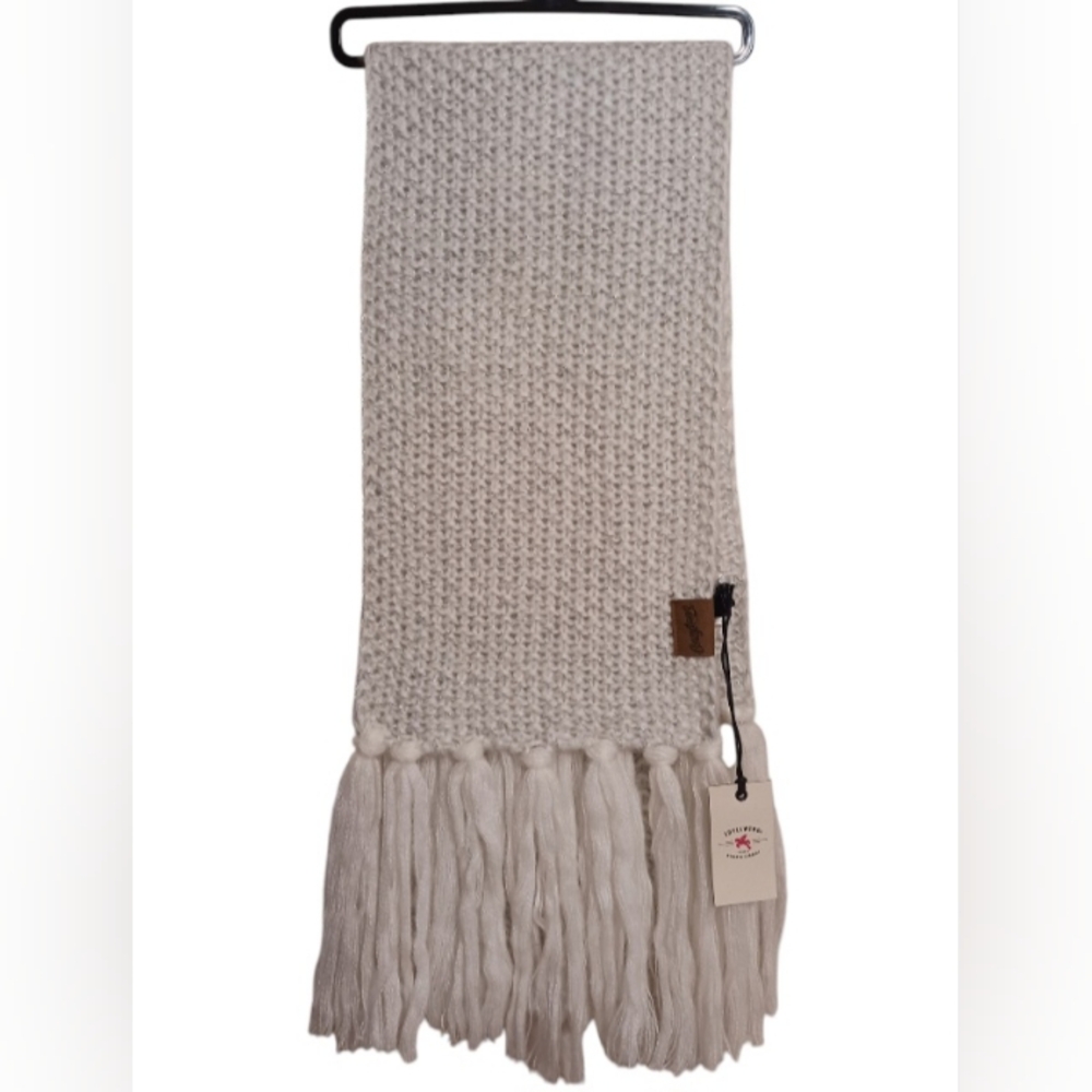 NWT MIRANDA LAMBERT IDYLLWIND CHUNKY KNIT SCARF WITH TASSELS IN IVORY & SILVER